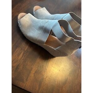 Gentle Souls Kenneth Cole Suede Espadrille Wedge Sandals Grey Peep Toe 10M